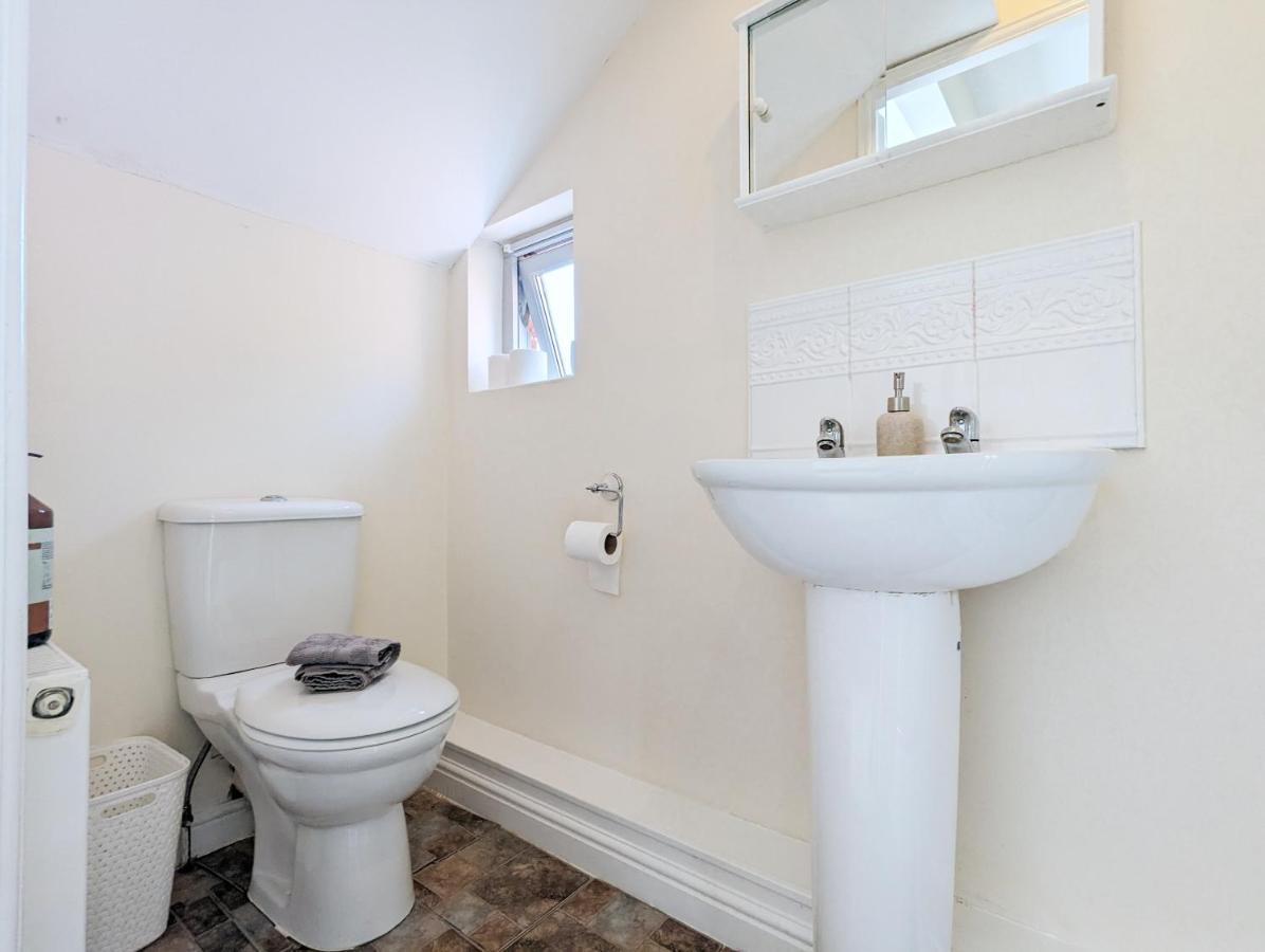 Guest Rooms Near City Centre & Dock Free Parking Ливърпул Екстериор снимка