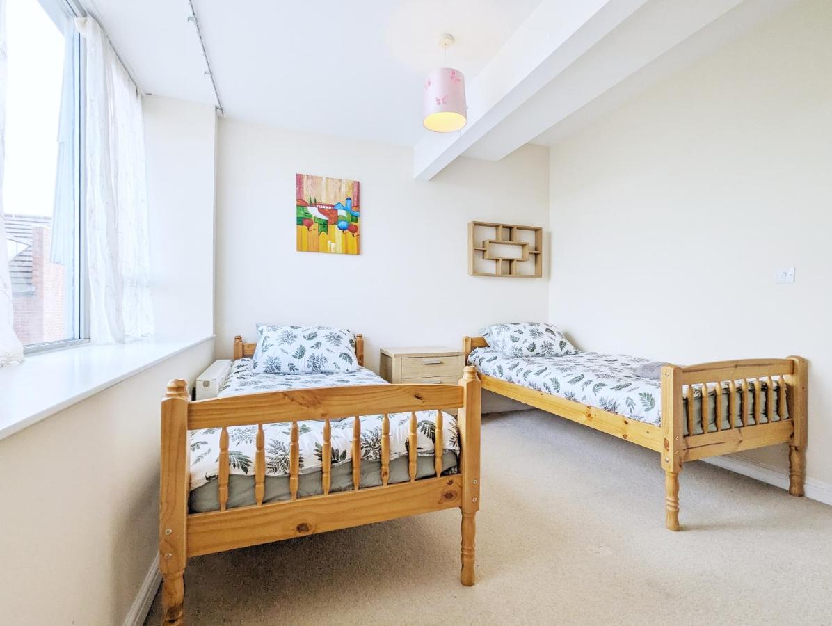 Guest Rooms Near City Centre & Dock Free Parking Ливърпул Екстериор снимка