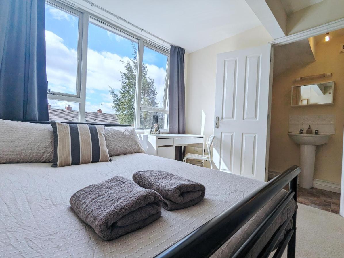 Guest Rooms Near City Centre & Dock Free Parking Ливърпул Екстериор снимка