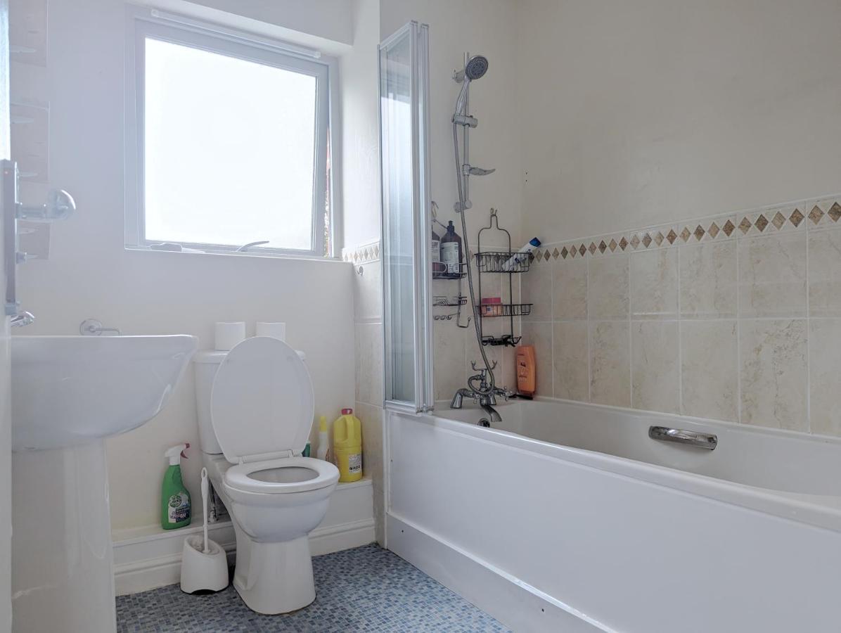 Guest Rooms Near City Centre & Dock Free Parking Ливърпул Екстериор снимка