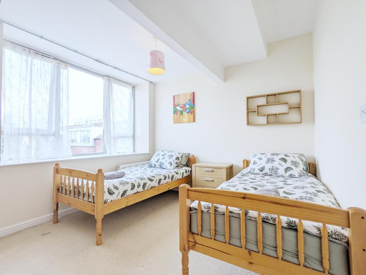 Guest Rooms Near City Centre & Dock Free Parking Ливърпул Екстериор снимка