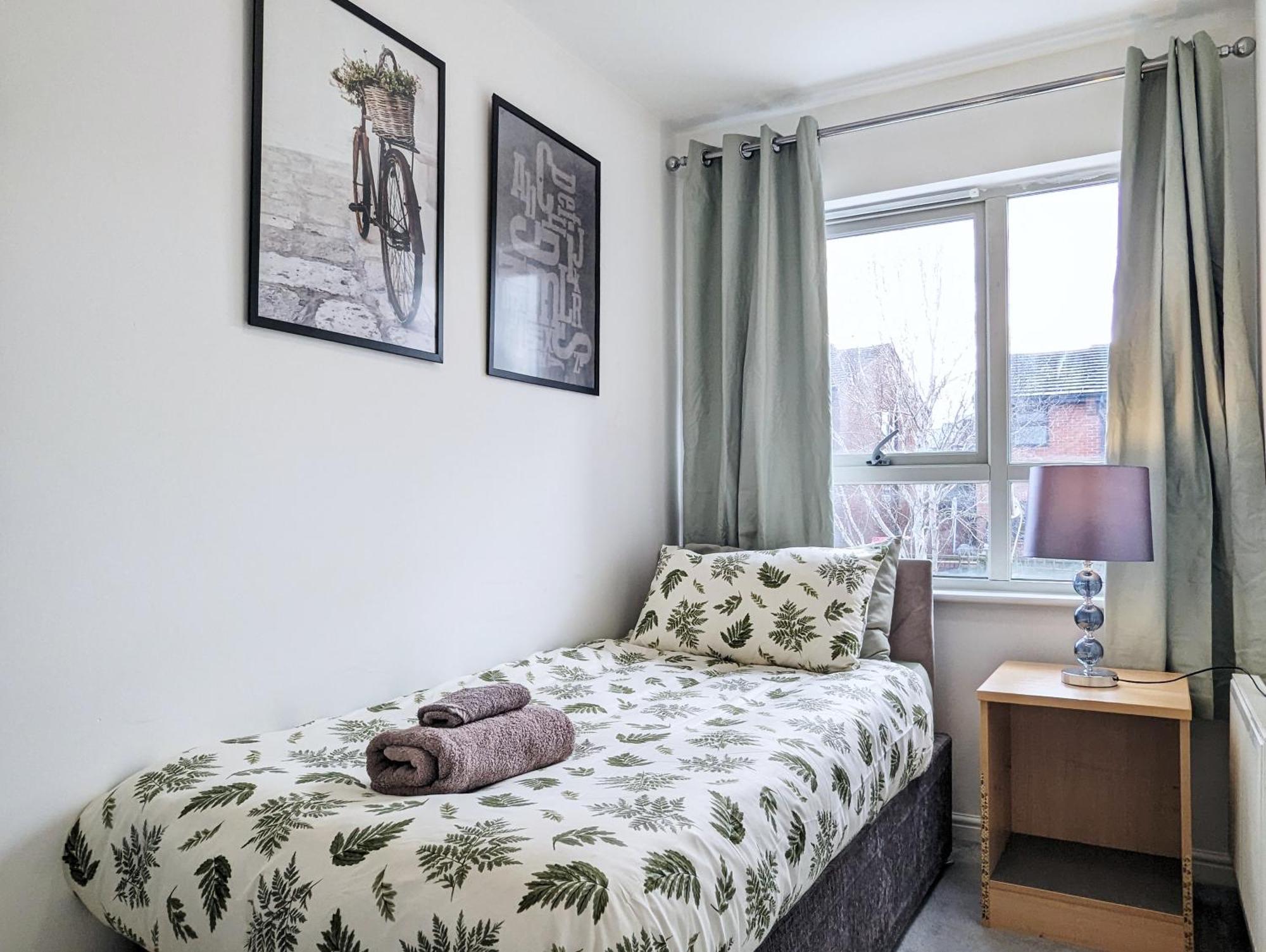 Guest Rooms Near City Centre & Dock Free Parking Ливърпул Екстериор снимка