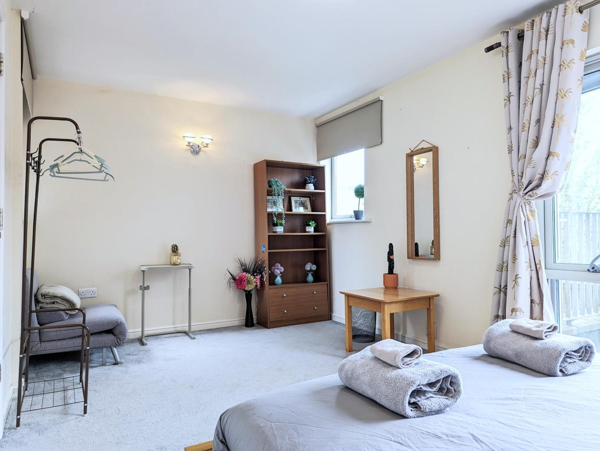 Guest Rooms Near City Centre & Dock Free Parking Ливърпул Екстериор снимка