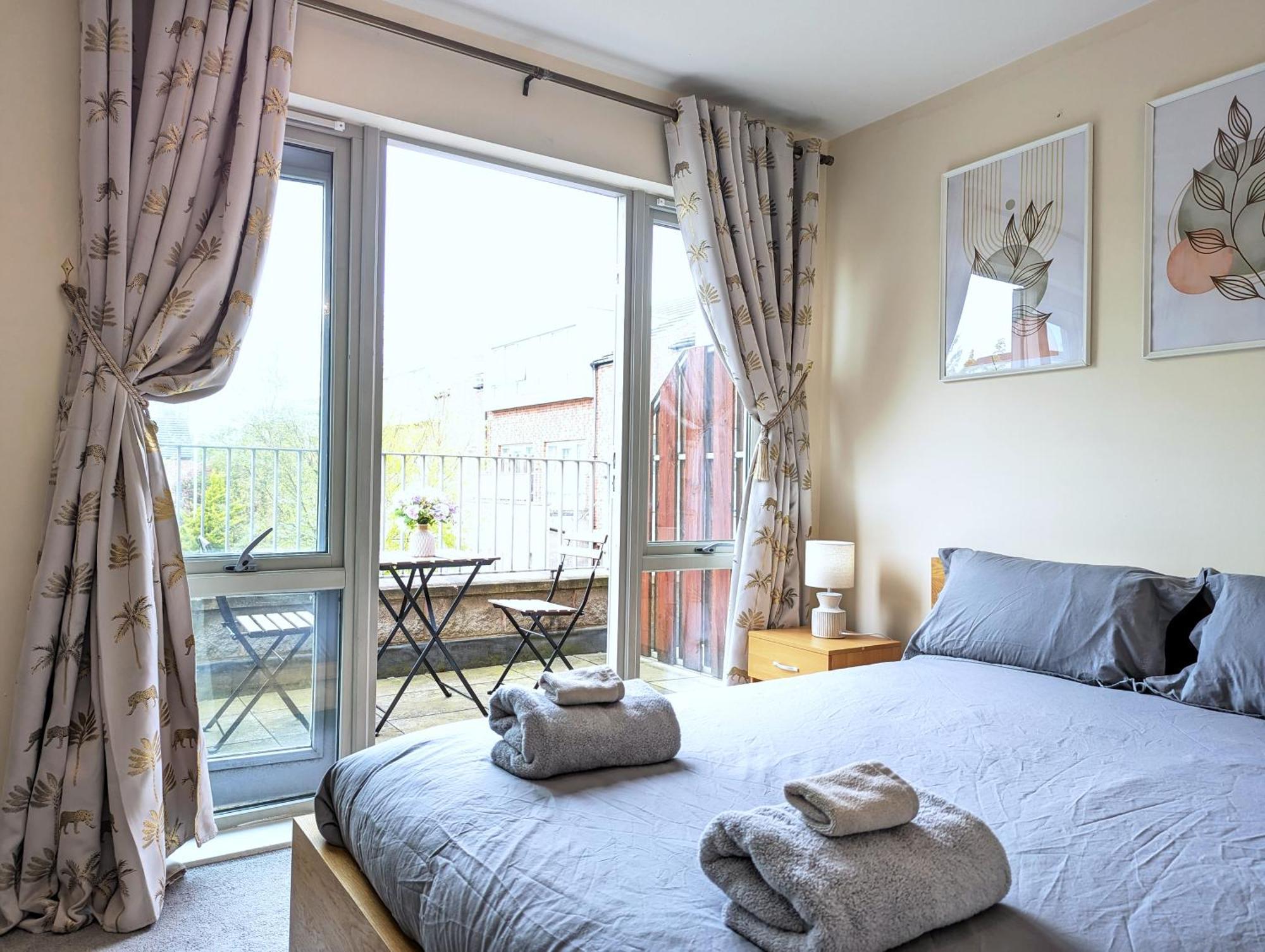 Guest Rooms Near City Centre & Dock Free Parking Ливърпул Екстериор снимка