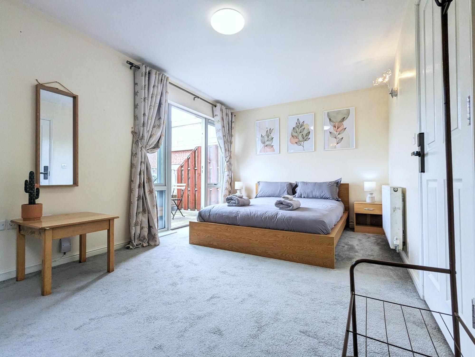 Guest Rooms Near City Centre & Dock Free Parking Ливърпул Екстериор снимка