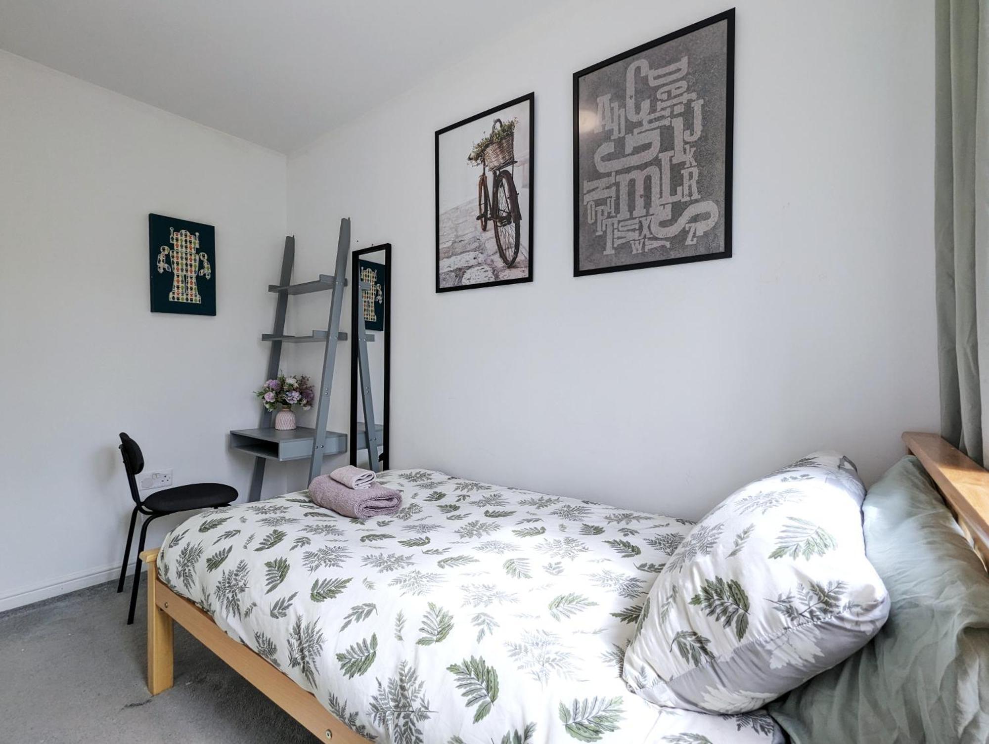 Guest Rooms Near City Centre & Dock Free Parking Ливърпул Екстериор снимка